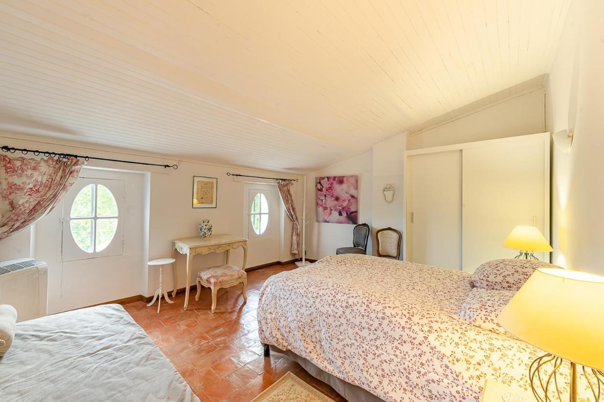 Maison De Maitre 230M² En Plein Coeur Du Village Camps-la-Source Buitenkant foto
